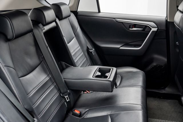 原鈑件｜皆原廠保養｜加選精裝影音套件｜環景｜腳踢尾門｜ACC｜車道維持｜數位電視｜導航｜加熱座椅｜盲點｜自動遠光｜免鑰匙  第8張相片