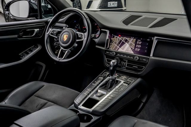 原鈑件｜動力輔助轉向升級系統｜CarPlay｜定速｜三區恆溫｜電動尾門｜導航｜陡坡緩降｜換檔撥片｜SPORT｜雙前電動椅  第6張相片