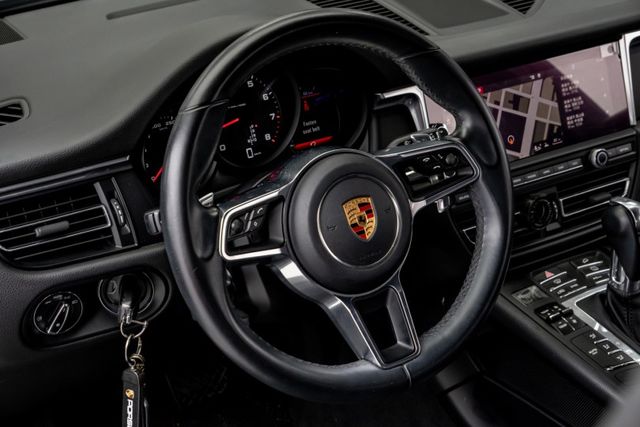 原鈑件｜動力輔助轉向升級系統｜CarPlay｜定速｜三區恆溫｜電動尾門｜導航｜陡坡緩降｜換檔撥片｜SPORT｜雙前電動椅  第10張相片