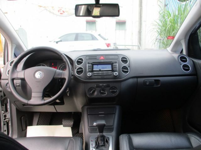 0頭款交車~純跑14萬公里~TDI 柴油小鋼炮~小車大空間~定速巡航~ABS煞車輔助系統~  第5張相片