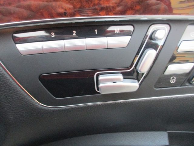 S350總代理~豪華坐駕~雙電動記憶椅~摸門免鑰匙~HID頭燈~方向盤換檔快撥片~衛星導航~倒車影像~老闆代步座駕~  第7張相片