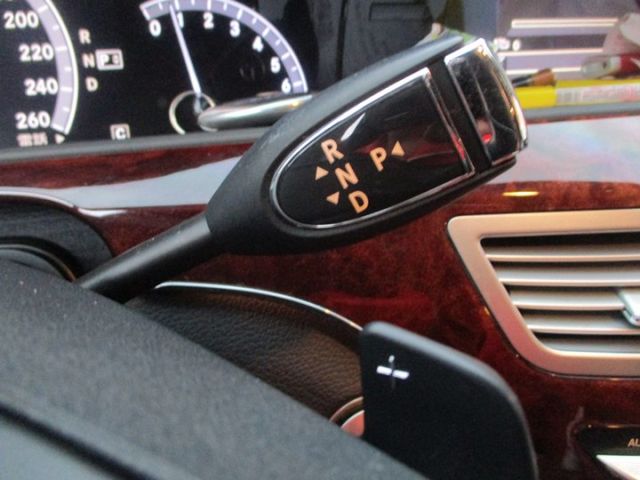 S350總代理~豪華坐駕~雙電動記憶椅~摸門免鑰匙~HID頭燈~方向盤換檔快撥片~衛星導航~倒車影像~老闆代步座駕~  第9張相片