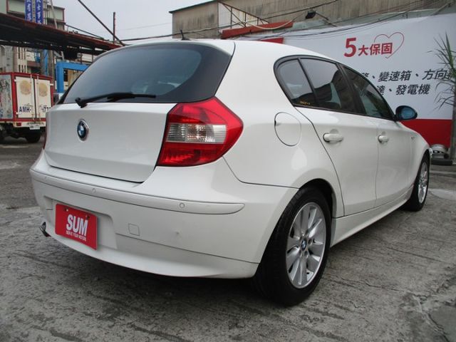 進口優質代步車~讓您輕鬆入主百萬車款~HID頭燈~按鈕式發車~定速巡航~ABS煞車輔助系統~8顆安全氣囊~多功能方向盤~  第12張相片