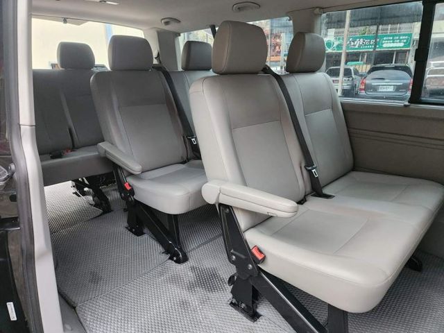 T5 CARAVELLE 長軸 9人座 2.0TDI 14年式9人座商旅車～七速變速箱～衛星導航～倒車影像～多合一安卓  第5張相片