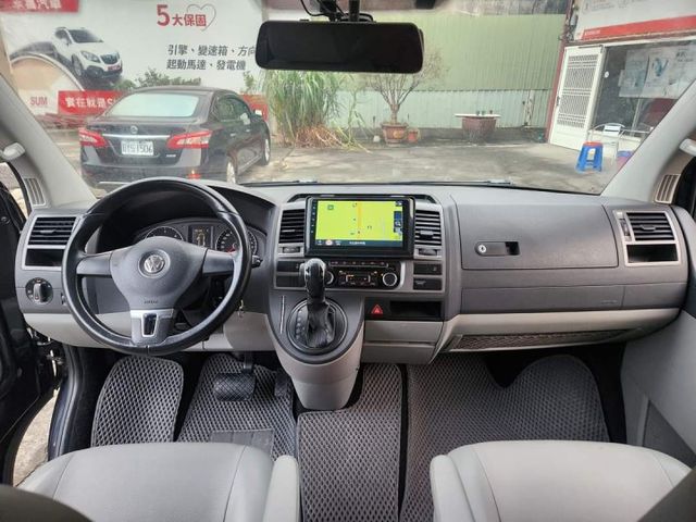 T5 CARAVELLE 長軸 9人座 2.0TDI 14年式9人座商旅車～七速變速箱～衛星導航～倒車影像～多合一安卓  第11張相片