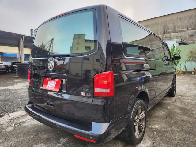 T5 CARAVELLE 長軸 9人座 2.0TDI 14年式9人座商旅車～七速變速箱～衛星導航～倒車影像～多合一安卓  第15張相片