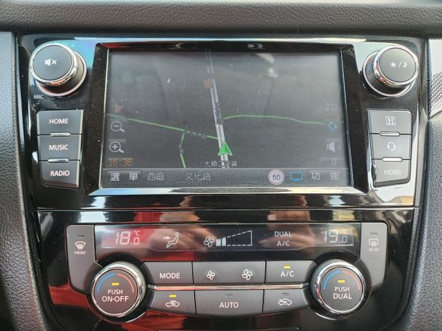 0頭款交車~車頂行李架~多合一主機~衛星導航~倒車影像~雙區恆溫空調~胎壓監控~ABS~斜坡起步輔助~後座出風口~  第6張相片