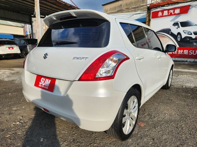 日系進口小車~0頭款交車~讓您輕鬆貸回家~免鑰匙啟動~定速巡航~恆溫空調~安全氣囊~ABS煞車輔助系統~後座分離傾倒~  第12張相片