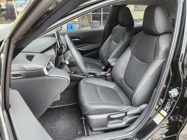 原廠保養只跑4萬豪華版~ACC跟車系統~AEB自動緊急煞車系統~車道偏移警示系統~胎壓監控~恆溫空調~ABS煞車輔助系統  第3張相片