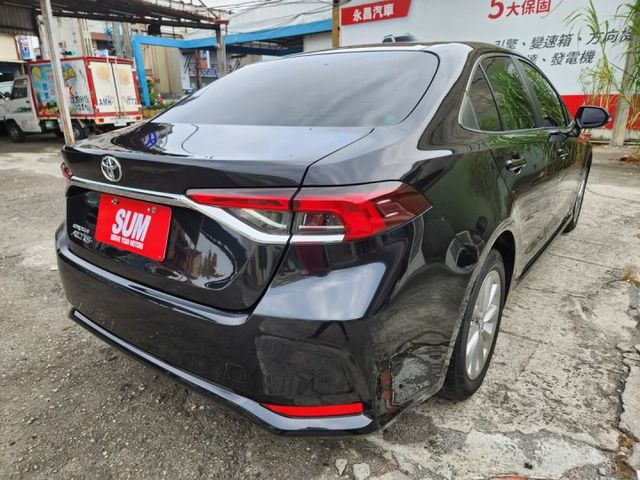 原廠保養只跑4萬豪華版~ACC跟車系統~AEB自動緊急煞車系統~車道偏移警示系統~胎壓監控~恆溫空調~ABS煞車輔助系統  第12張相片