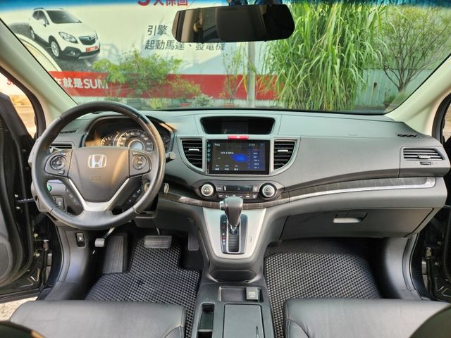 VTI-S2.4 0天窗版~換檔快撥片~衛星導航~倒車影像~車側影像~藍芽通訊~HID頭燈~定速巡航~恆溫空調~  第12張相片