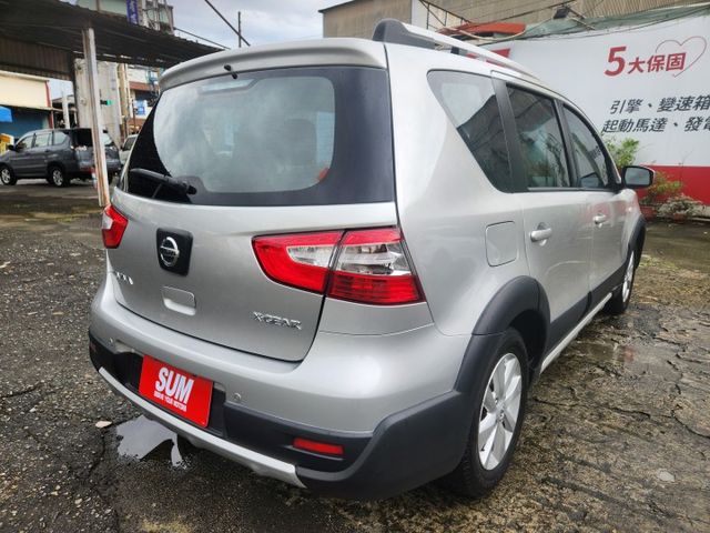 跨界休旅車~原廠保養~安全氣囊~胎壓監控~電子煞車力道輔助系統~里程電腦~超大空間~出遊載貨都方便~極致美車~  第10張相片