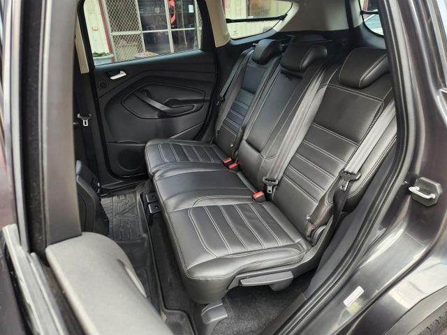 1.5渦輪增壓器~全景式天窗~摸門免鑰匙~盲點~胎壓~定速巡航~雙區恆溫~倒車影像~藍芽通訊~電子手煞車~ABS循跡防滑  第6張相片