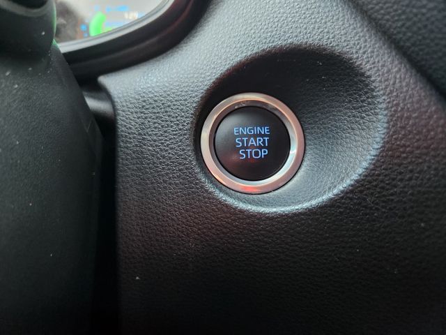 全車原漆原版件～原廠保養~新車保固中~摸門免鑰匙~藍芽通訊~ACC跟車系統~AEB自動緊急煞車系統~車道維持系統~  第6張相片