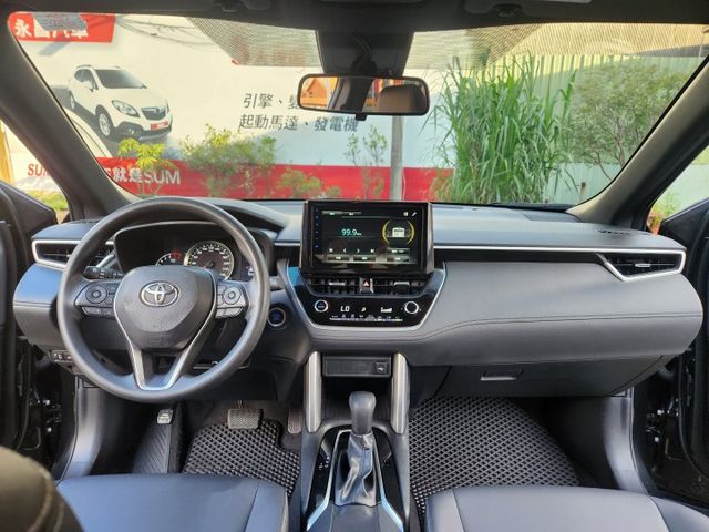 全車原漆原版件～原廠保養~新車保固中~摸門免鑰匙~藍芽通訊~ACC跟車系統~AEB自動緊急煞車系統~車道維持系統~  第10張相片