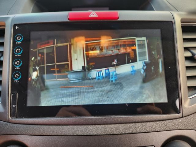 天窗版~原廠保養~方向盤換檔快撥片~衛星導航~倒車影像~藍芽通訊~HID頭燈~定速巡航~雙區恆溫空調~ABS系統~  第9張相片