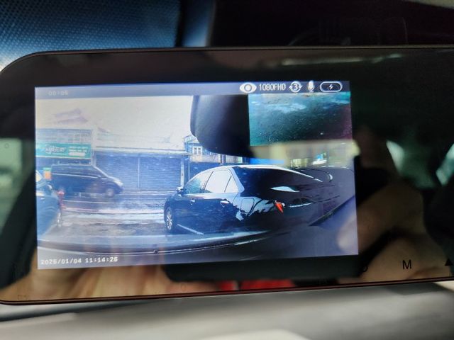 摸門免鑰匙啟動~ACC跟車系統~盲點偵測系統~AEB自動緊急煞車系統~車道偏離警示系統~胎壓監控~恆溫~原廠保養～  第8張相片