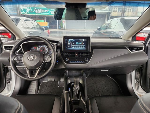 摸門免鑰匙啟動~ACC跟車系統~盲點偵測系統~AEB自動緊急煞車系統~車道偏離警示系統~胎壓監控~恆溫~原廠保養～  第10張相片