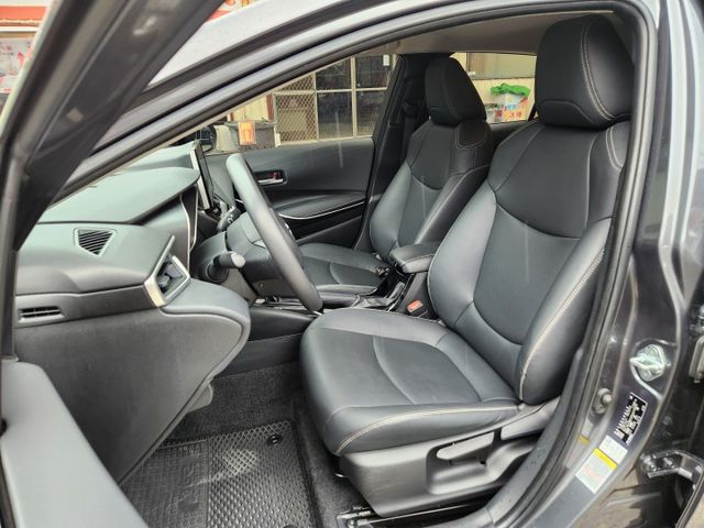 摸門免鑰匙啟動~ACC跟車系統~盲點偵測系統~AEB自動緊急煞車系統~車道偏離警示系統~胎壓監控~恆溫~原廠保養～  第3張相片