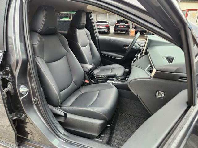 摸門免鑰匙啟動~ACC跟車系統~盲點偵測系統~AEB自動緊急煞車系統~車道偏離警示系統~胎壓監控~恆溫~原廠保養～  第4張相片