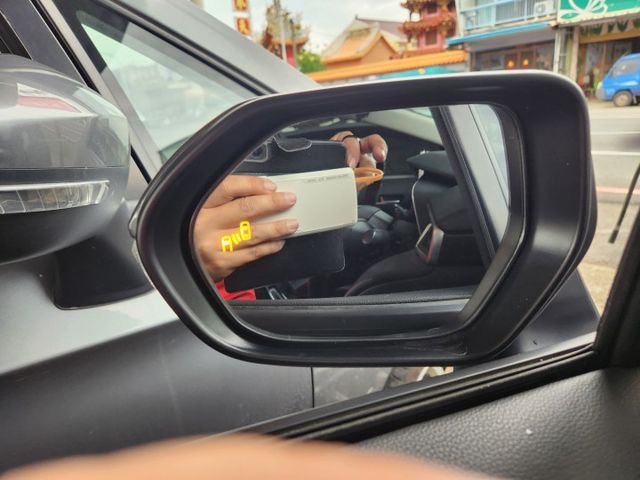 摸門免鑰匙啟動~ACC跟車系統~盲點偵測系統~AEB自動緊急煞車系統~車道偏離警示系統~胎壓監控~恆溫~原廠保養～  第9張相片