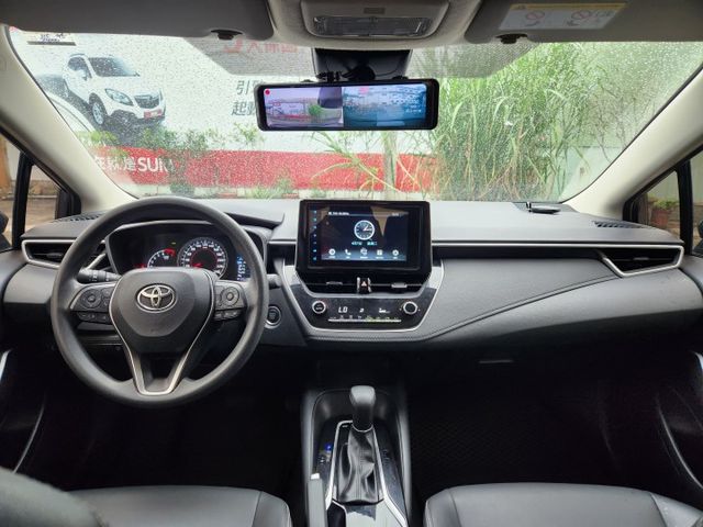 摸門免鑰匙啟動~ACC跟車系統~盲點偵測系統~AEB自動緊急煞車系統~車道偏離警示系統~胎壓監控~恆溫~原廠保養～  第11張相片