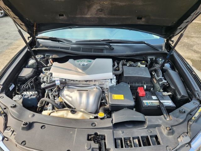 摸門免鑰匙啟動~定速巡航~電動椅~雙區恆溫空調~抬頭顯示器~安全氣囊~ABS煞車輔助系統~0頭款交車~讓您輕鬆貸回家~  第9張相片