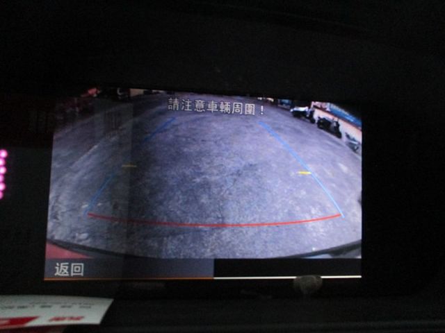 S350總代理~豪華坐駕~雙電動記憶椅~摸門免鑰匙~HID頭燈~方向盤換檔快撥片~衛星導航~倒車影像~老闆代步座駕~  第10張相片