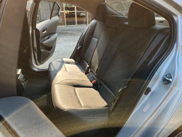 摸門免鑰匙啟動~ACC跟車系統~盲點偵測系統~AEB自動緊急煞車系統~車道偏離警示系統~胎壓監控~恆溫~原廠保養～  第5張相片