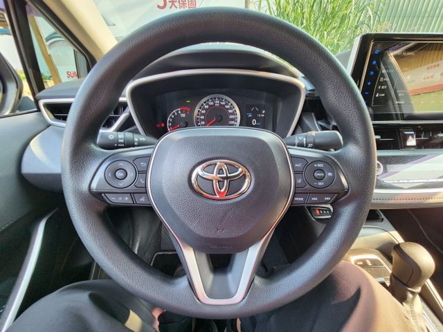 摸門免鑰匙啟動~ACC跟車系統~盲點偵測系統~AEB自動緊急煞車系統~車道偏離警示系統~胎壓監控~恆溫~原廠保養～  第10張相片