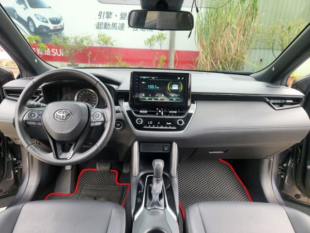 Gr sport 原廠保養 只跑7萬 環景倒車影像 摸門免鑰匙啟動 盲點偵測 胎壓偵測 ACC跟車系統 車道維持車道偏離  第11張相片