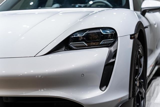 PORSCHE保時捷 TAYCAN  第3張相片