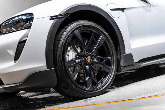 PORSCHE保時捷 TAYCAN  第4張相片