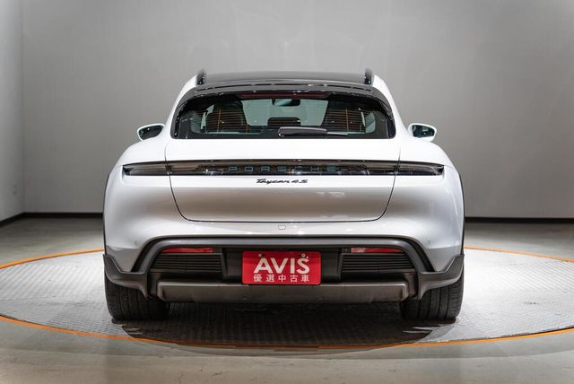 PORSCHE保時捷 TAYCAN  第6張相片