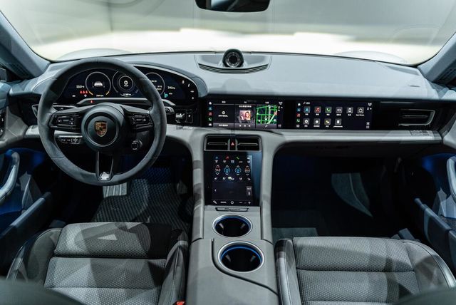 PORSCHE保時捷 TAYCAN  第10張相片