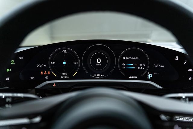 PORSCHE保時捷 TAYCAN  第11張相片