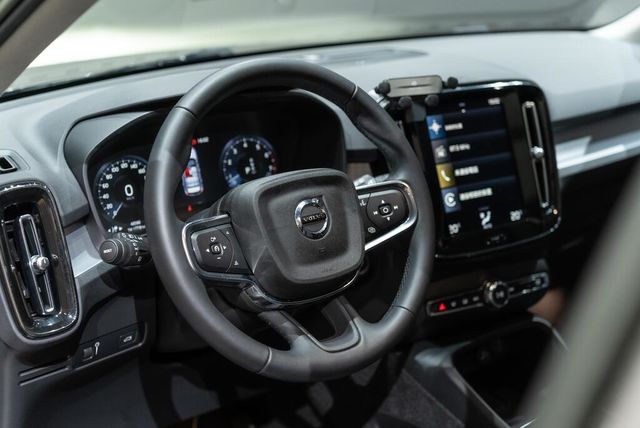 VOLVO富豪 XC40  第13張相片