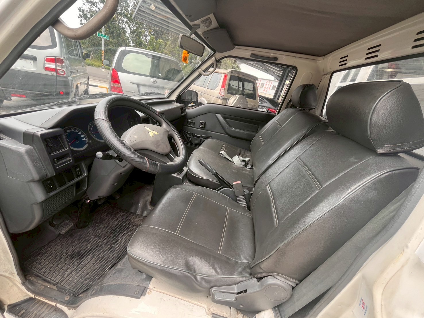【旭峯汽車】2016年 三菱MITSUBISHI  得利卡2.4L   第4張相片