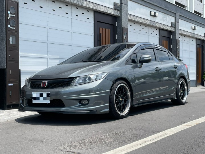 【旭峯汽車】2012年 Honda K14 VTIS 無重大事故 原鈑件 天窗 換檔快播 全車底盤加強拉桿 外觀空力套件大包 輪框  第1張相片