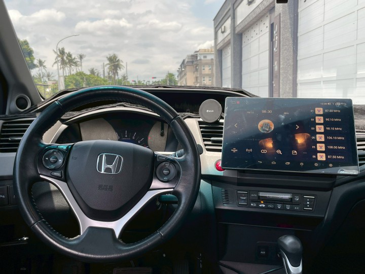 【旭峯汽車】2012年 Honda K14 VTIS 無重大事故 原鈑件 天窗 換檔快播 全車底盤加強拉桿 外觀空力套件大包 輪框  第3張相片