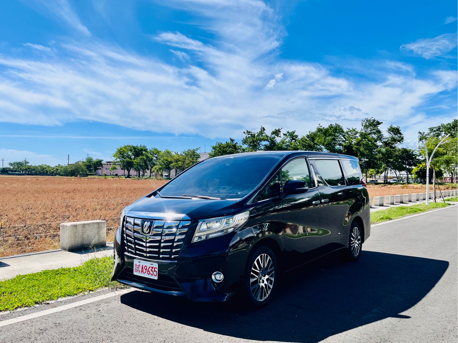 【旭峯汽車】2015年 Toyota Alphard 3.5L V6 自然進氣 無待修 單純里程高 非計程車  第1張相片