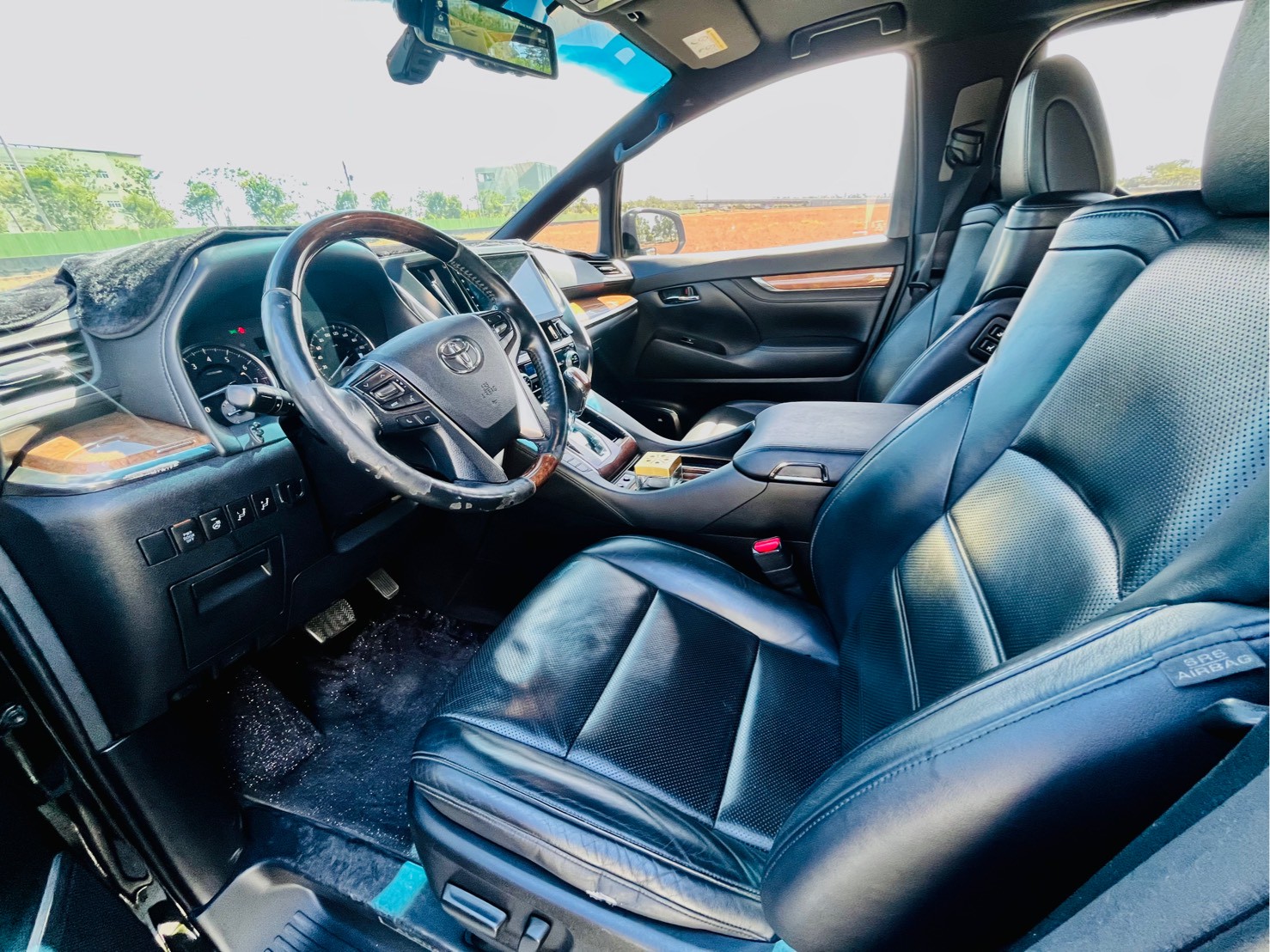 【旭峯汽車】2015年 Toyota Alphard 3.5L V6 自然進氣 無待修 單純里程高 非計程車  第3張相片