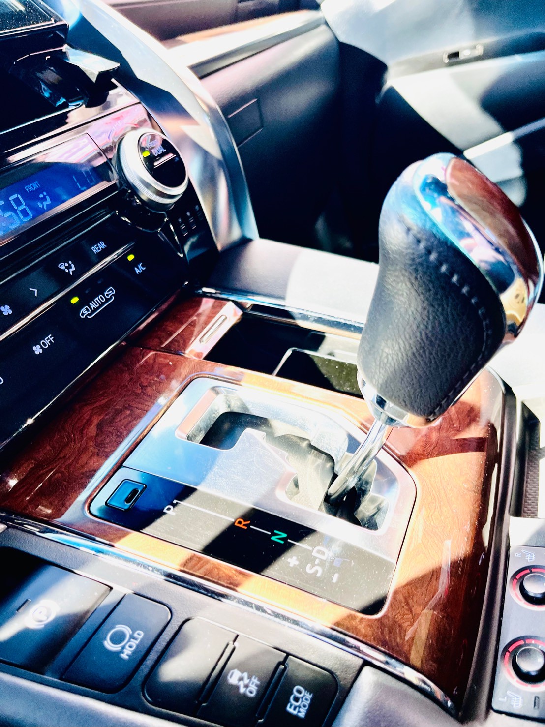 【旭峯汽車】2015年 Toyota Alphard 3.5L V6 自然進氣 無待修 單純里程高 非計程車  第6張相片