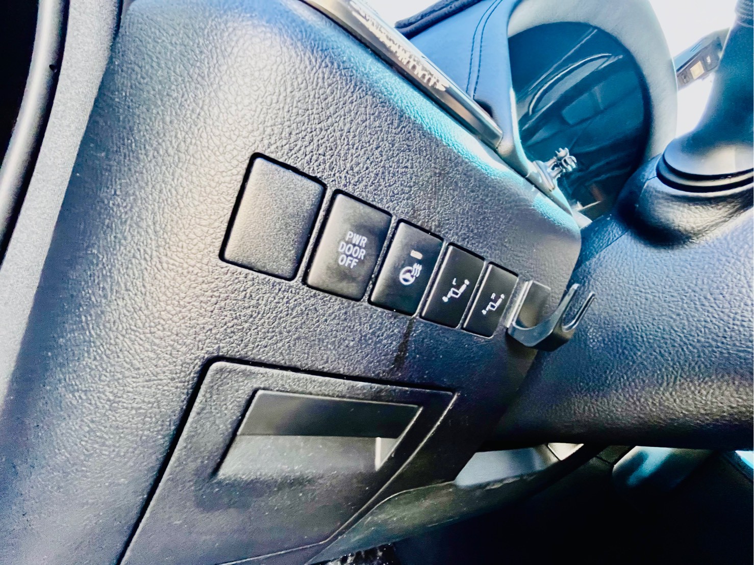 【旭峯汽車】2015年 Toyota Alphard 3.5L V6 自然進氣 無待修 單純里程高 非計程車  第7張相片