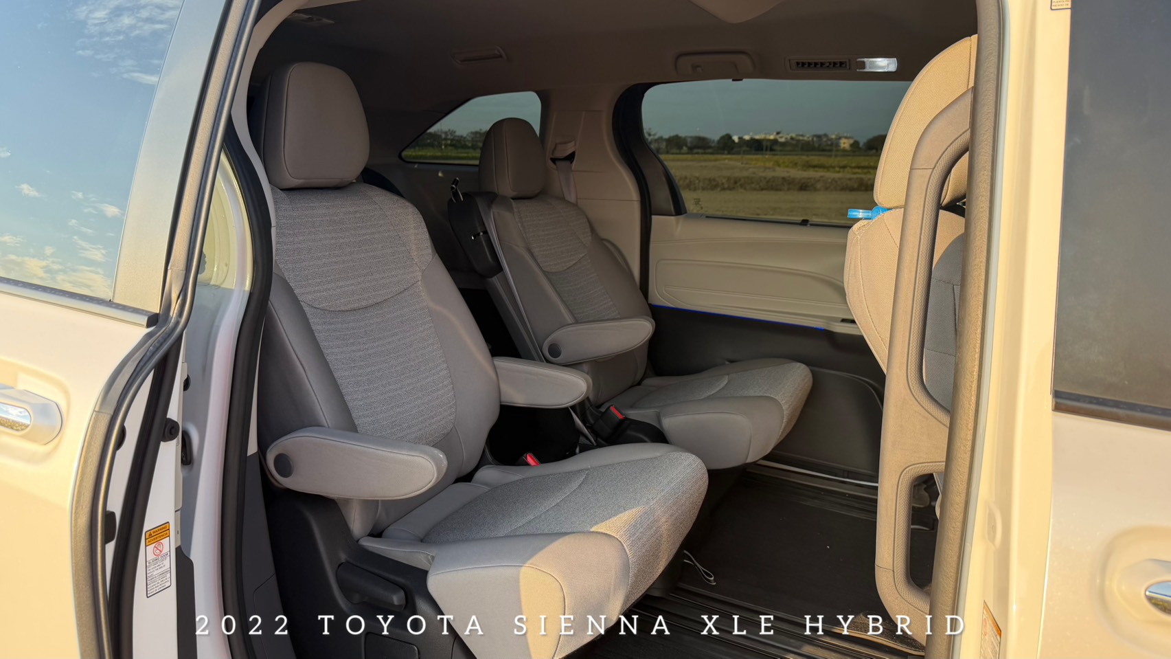 【旭峯汽車】2022 Toyota SIENNA XLE  2.5 hybrid FWD   第5張相片