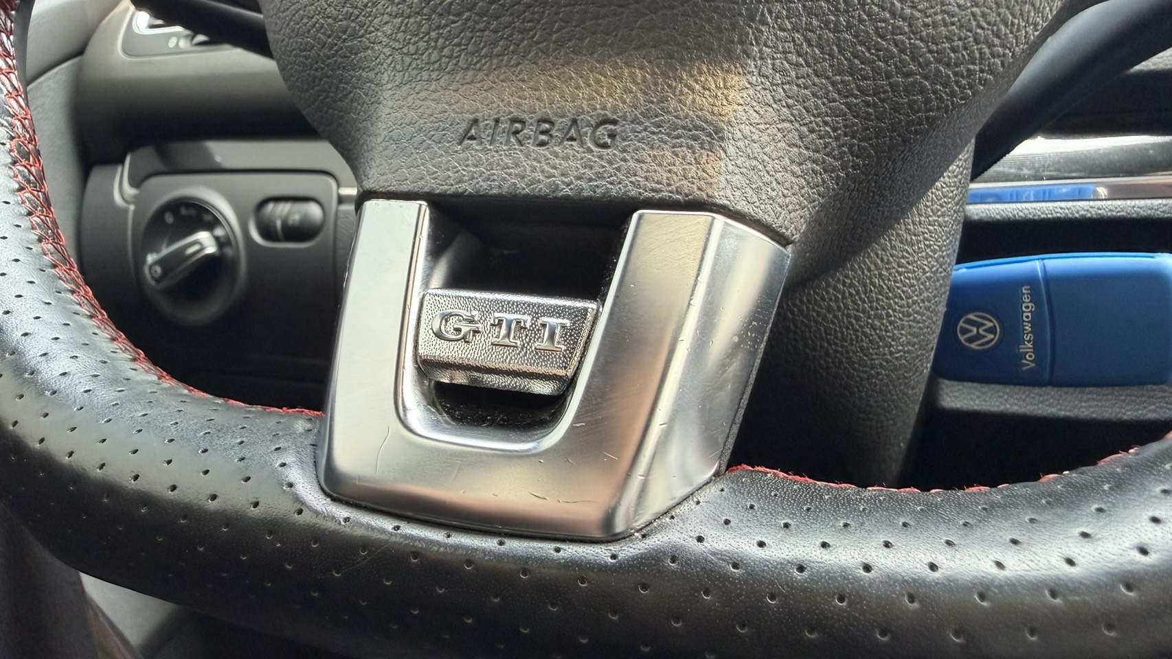 【性能鋼砲標竿】 2010 Volkswagen Golf GTI 2.0 里程保證 僅跑13萬多公里  第11張相片