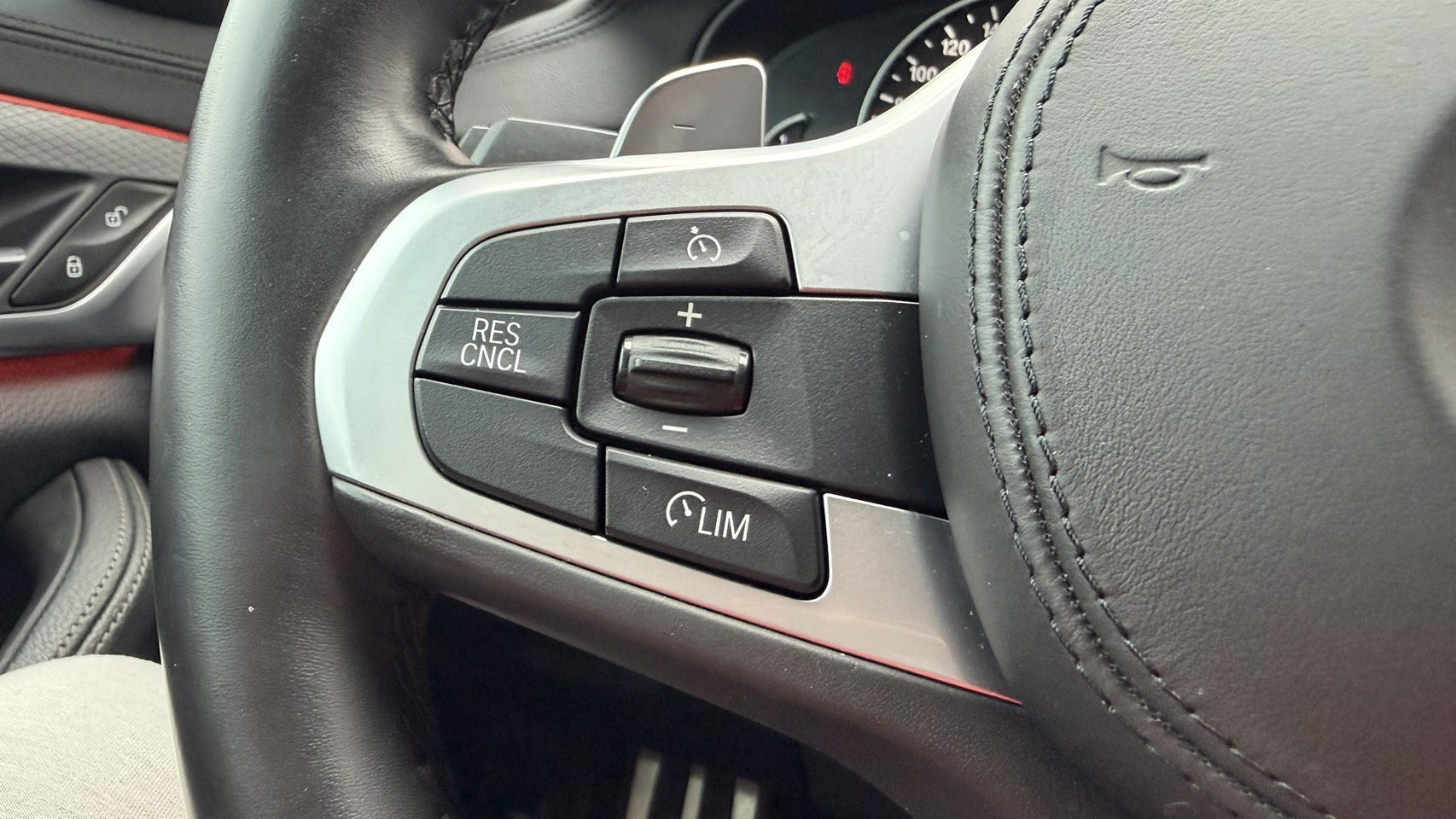 【理性且成熟的選擇】2017 BMW G30 520I M-SPORT  認證車 / 僅跑4萬多公里 / 無泡水  第7張相片