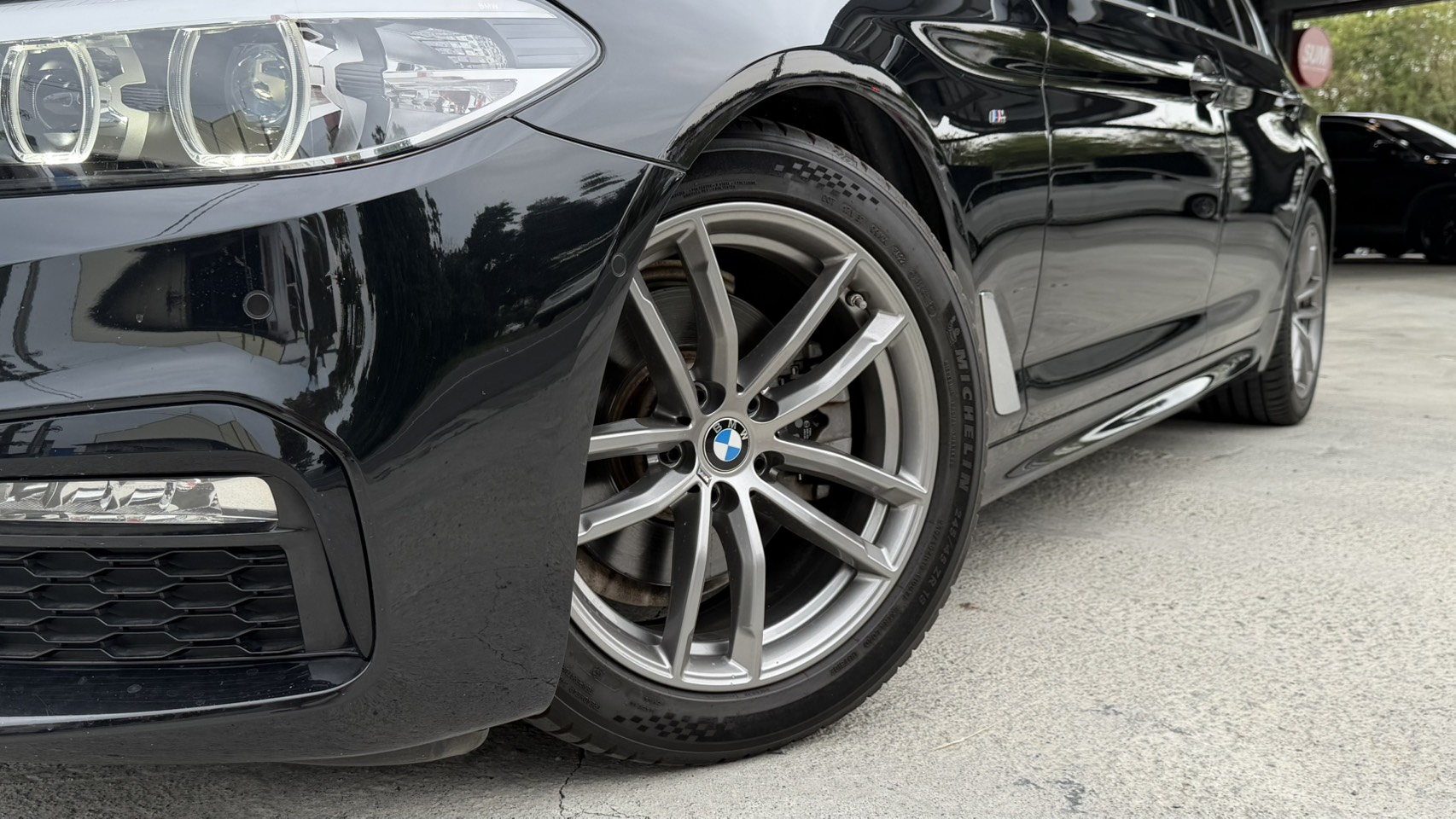 【理性且成熟的選擇】2017 BMW G30 520I M-SPORT  認證車 / 僅跑4萬多公里 / 無泡水  第14張相片