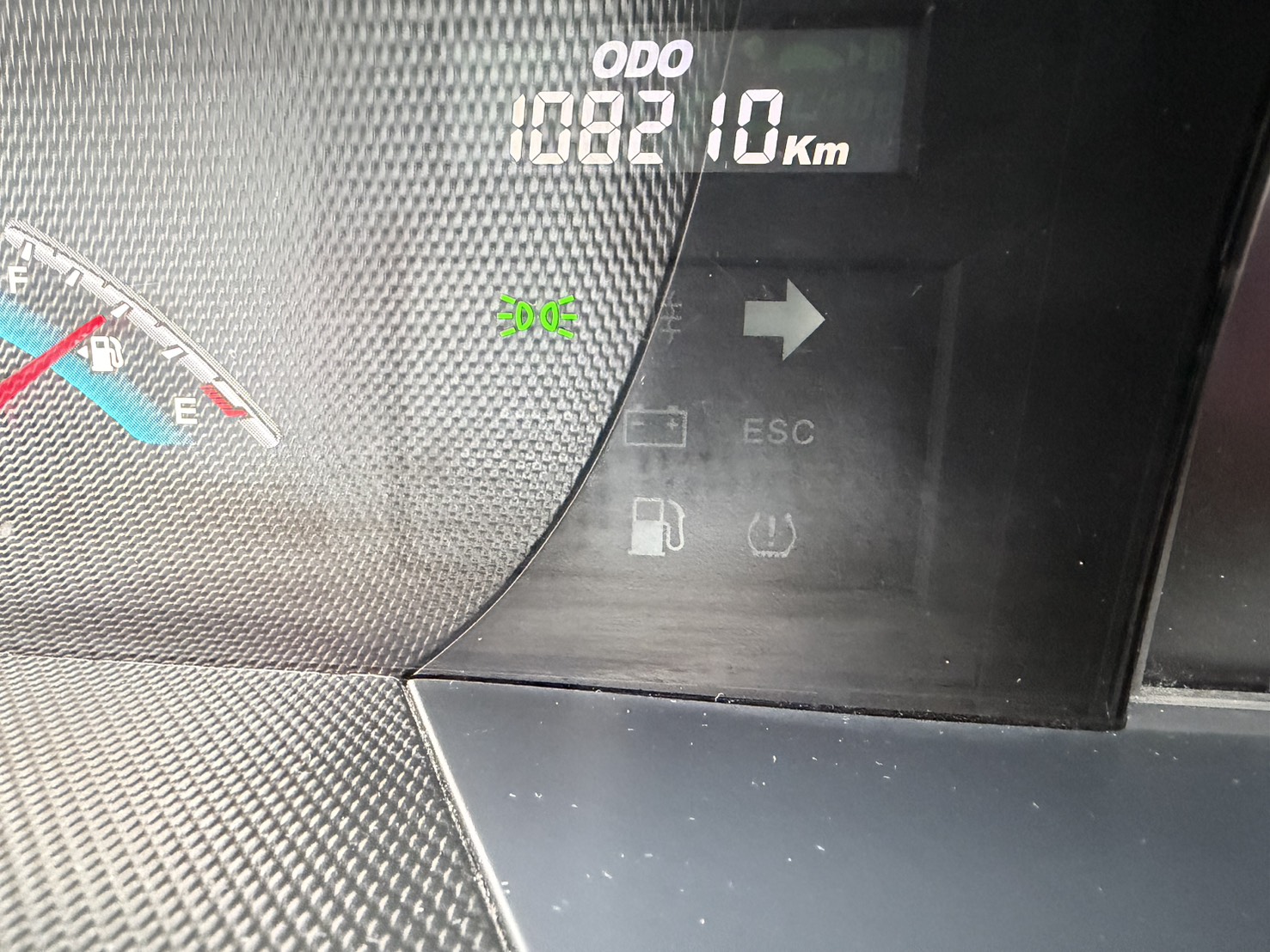 親跑長途開回花蓮 過彎非常穩 有力不費油 !  有第三方認證書!車況透明!非常漂亮~  第3張相片