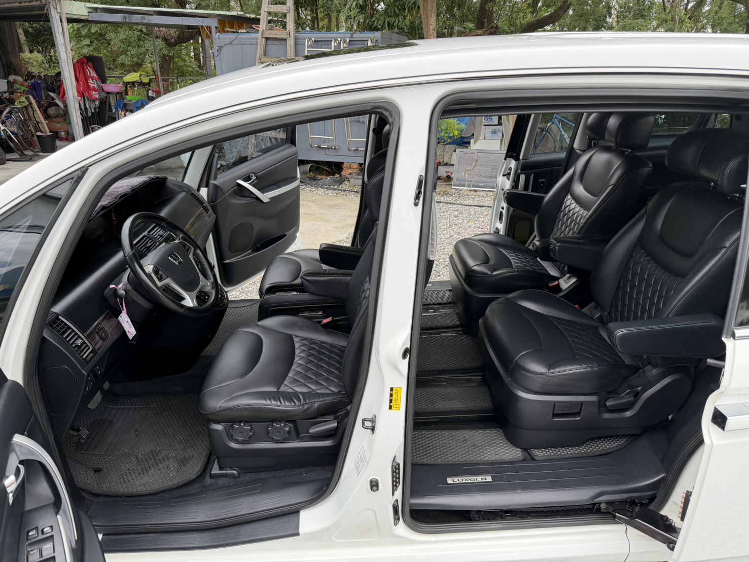 親跑長途開回花蓮 過彎非常穩 有力不費油 !  有第三方認證書!車況透明!非常漂亮~  第7張相片